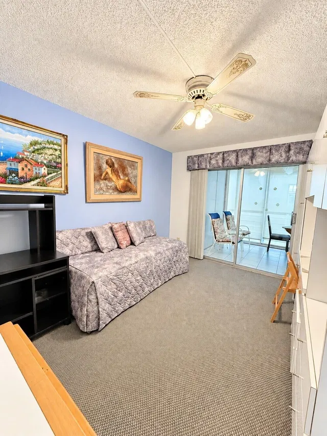 Unit 2035 photo 14