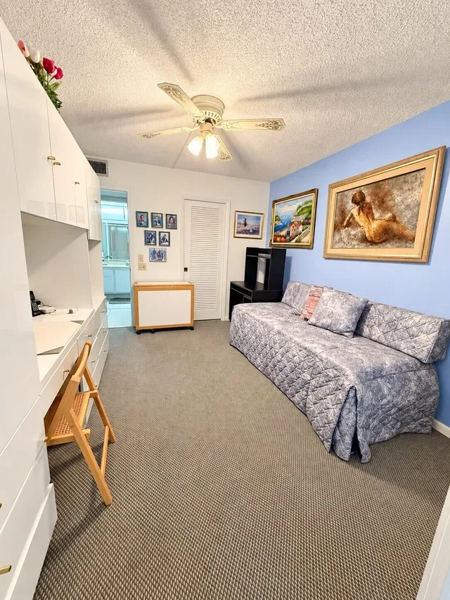 Unit 2035 photo 15
