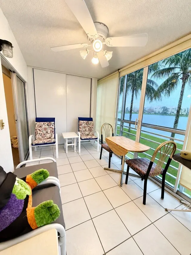Unit 2035 photo 17