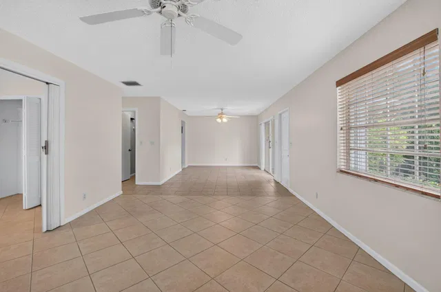 Residence photo 6
