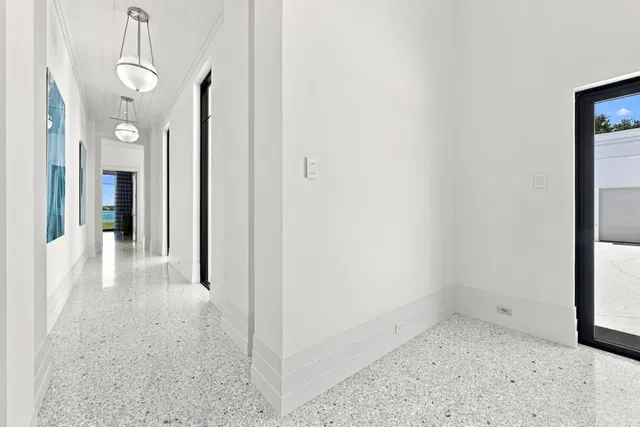 Residence photo 32