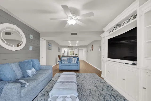  Unit 105 photo 13