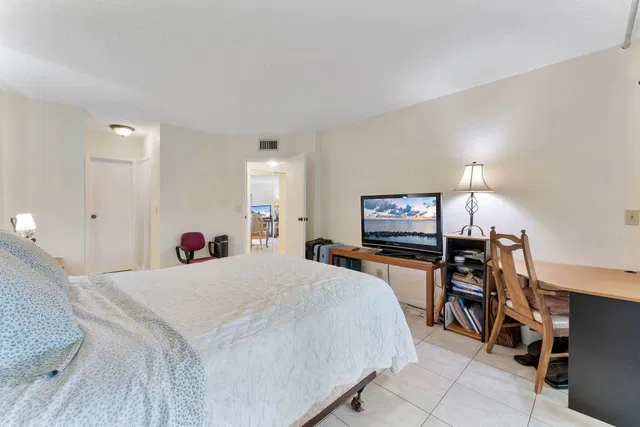  Unit 104 photo 18