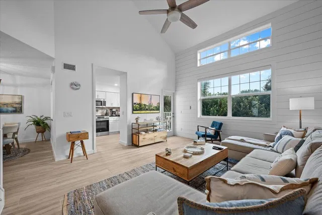 Residence photo 12
