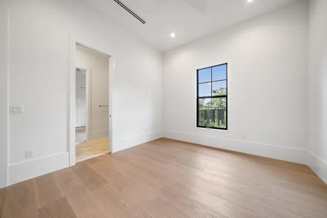 Residence photo 68