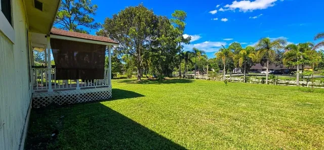 Residence photo 2