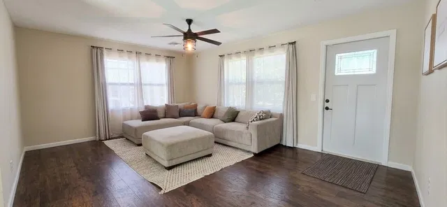 Residence photo 5