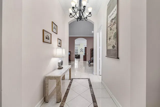 Residence photo 3