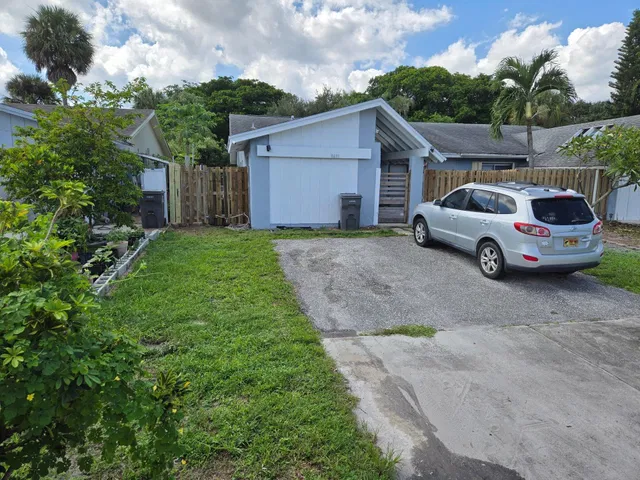 Residence photo 2