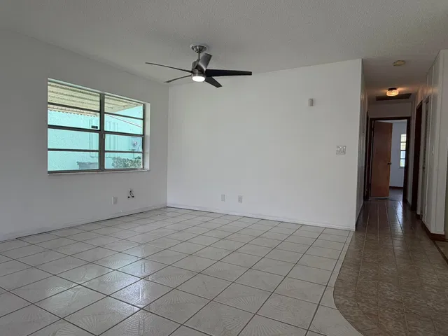 Residence photo 5
