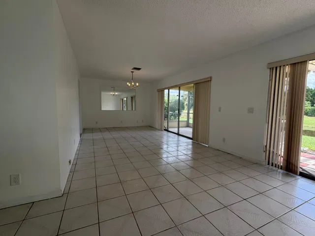 Residence photo 14