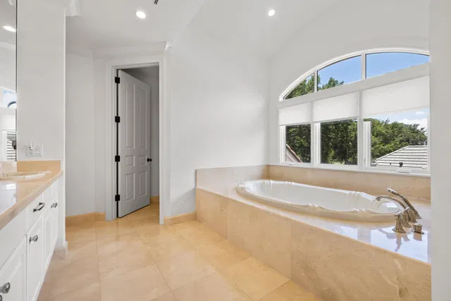Jupiter Hills Residence photo 28