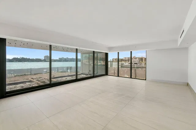 Forte Luxe Unit 8 photo 4