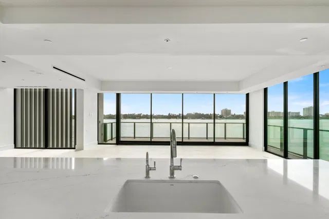 Forte Luxe Unit 8 photo 7