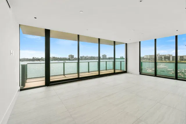 Forte Luxe Unit 8 photo 17