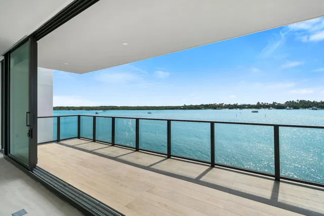 Forte Luxe Unit 8 photo 18