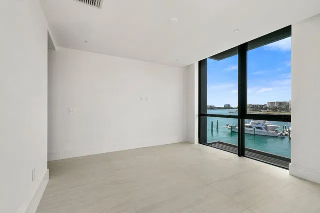 Forte Luxe Unit 8 photo 24