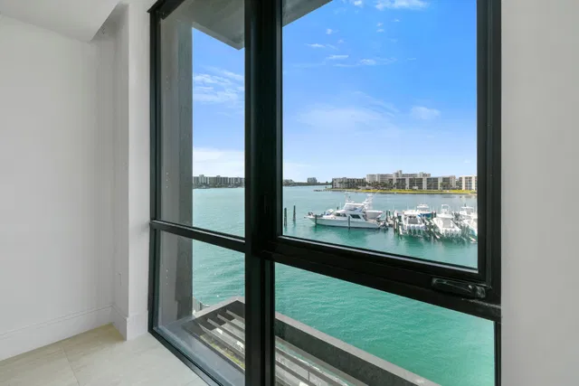 Forte Luxe Unit 8 photo 25