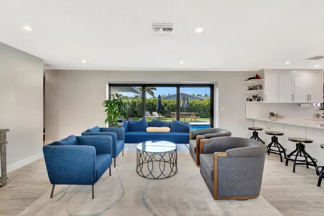 Residence photo 2