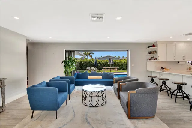 Residence photo 3