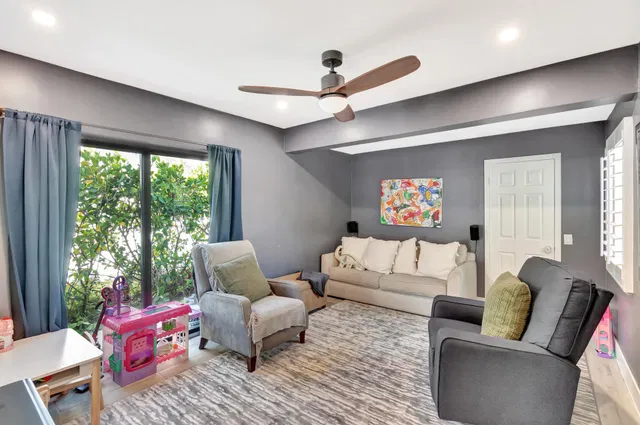 Residence photo 18