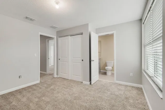 Residence photo 17
