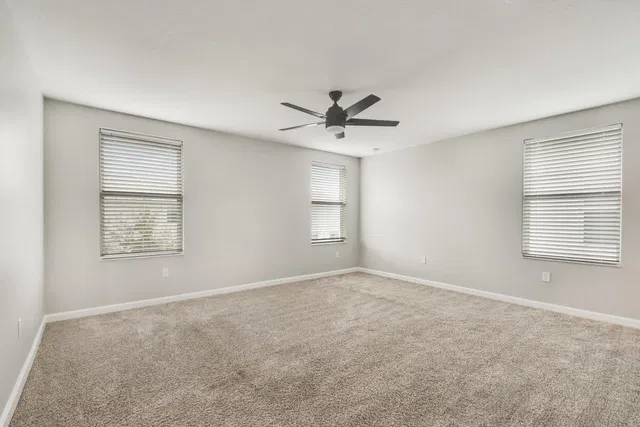 Residence photo 22