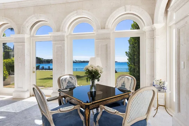 Estate Section Palm Beach Residence photo 11