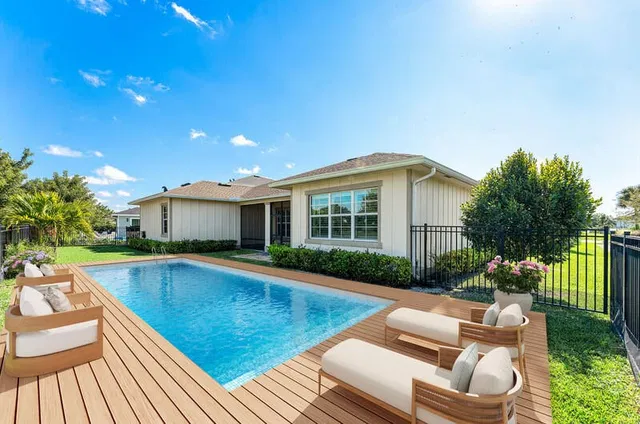 Residence photo 2