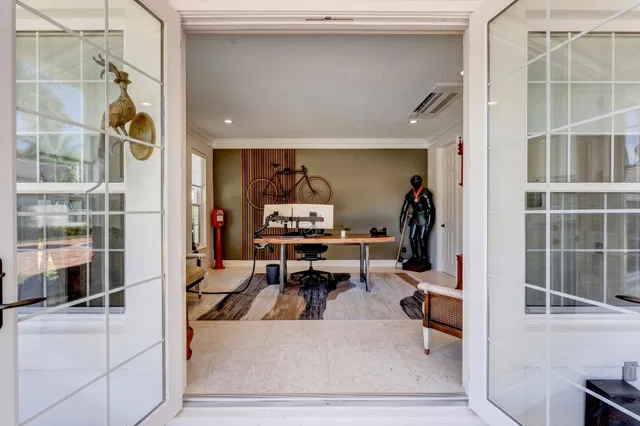 Residence photo 16