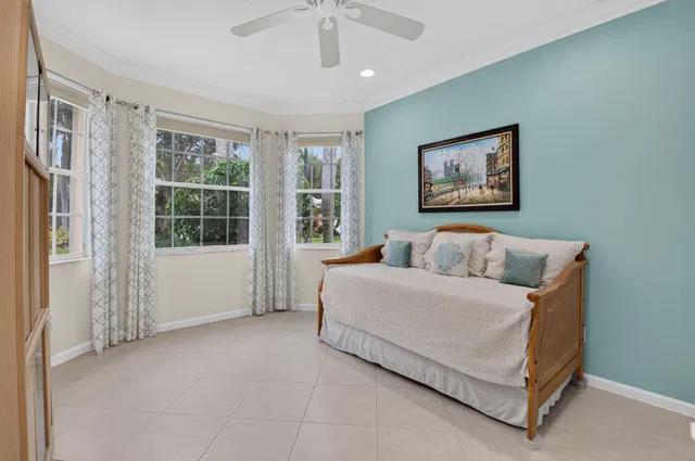 Residence photo 6