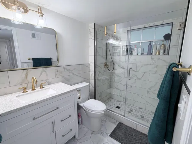 Unit 147 photo 14