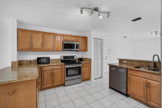 Residence photo 20