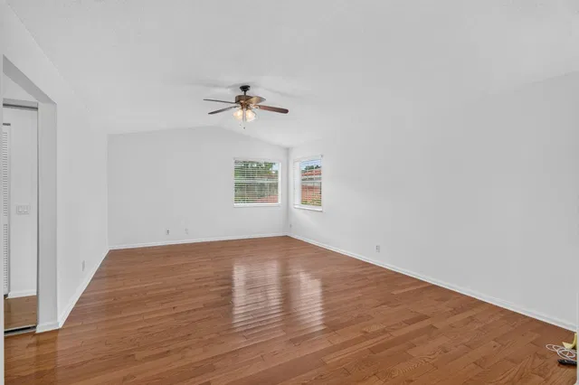 Residence photo 52