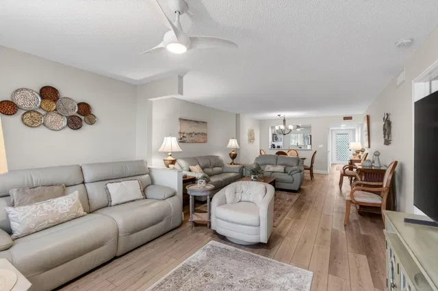 Unit 204 photo 14