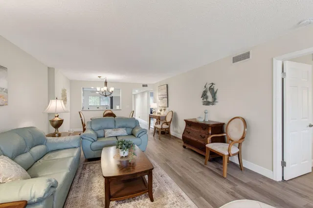 Unit 204 photo 17