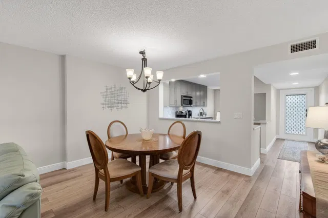 Unit 204 photo 18