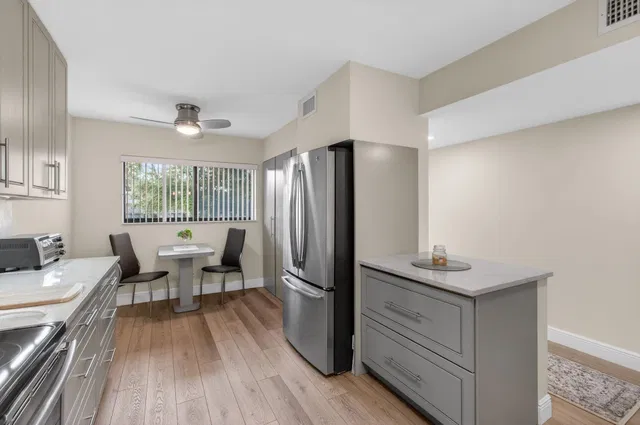 Unit 204 photo 21