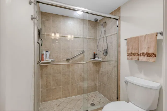 Unit 204 photo 34