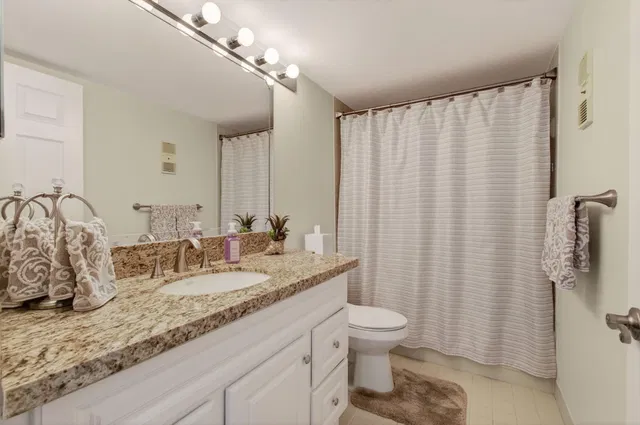 Unit 204 photo 39