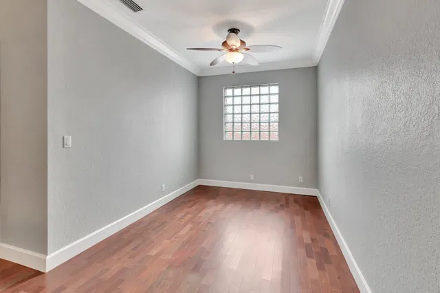 Residence photo 17