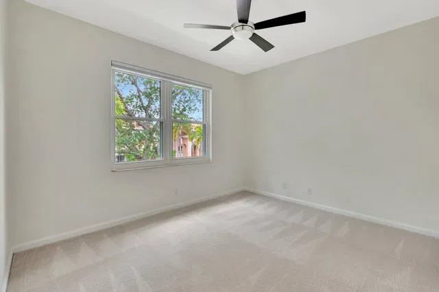 Residence photo 19