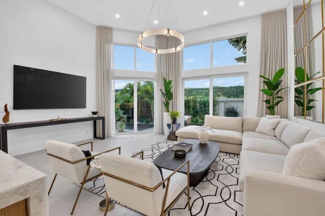 Woodfield Country Club Residence photo 15