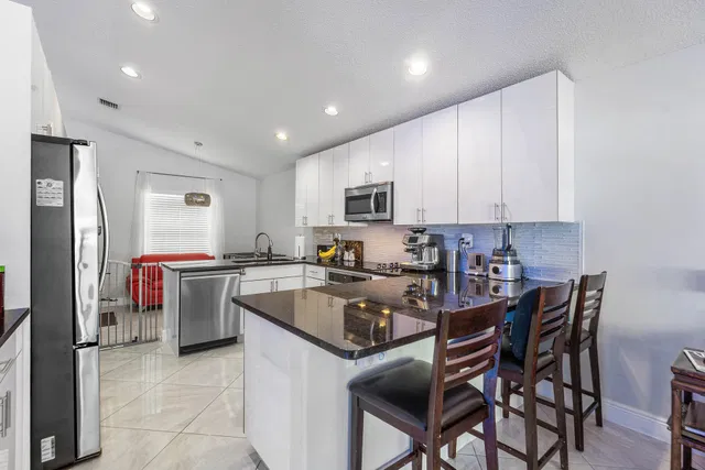 Residence photo 15