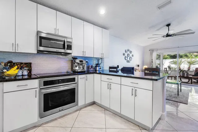 Residence photo 18