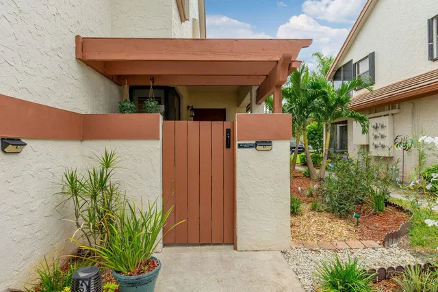 Residence photo 2