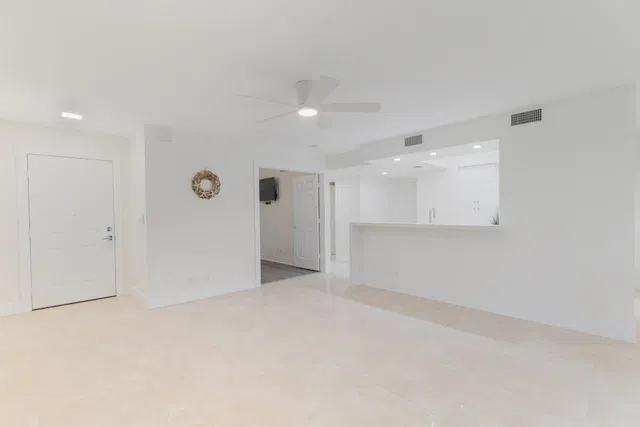 Residence photo 12