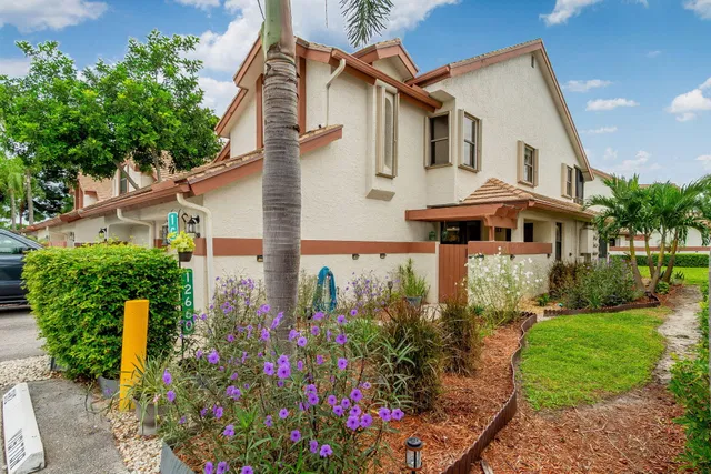 Residence photo 41