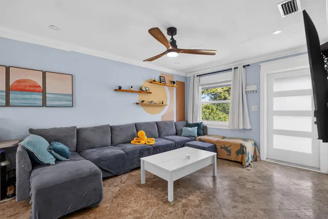 Residence photo 6