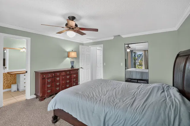 Unit 130 photo 28